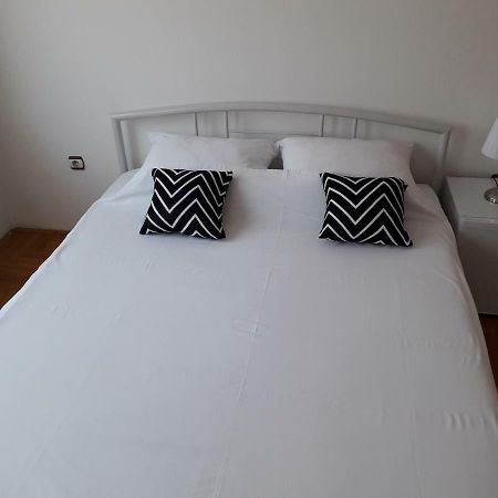 Apartman Dunja Ns 2 Novi Sad Exteriör bild