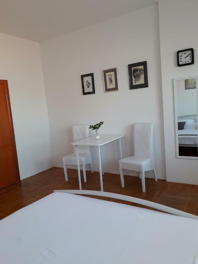 Apartman Dunja Ns 2 Novi Sad Exteriör bild