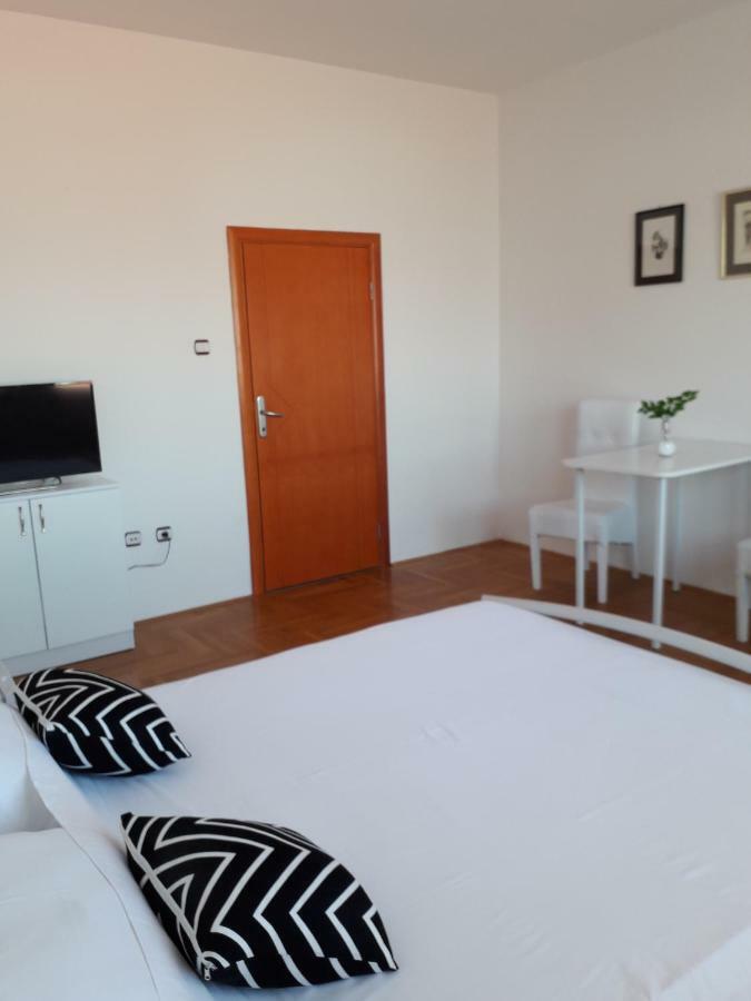 Apartman Dunja Ns 2 Novi Sad Exteriör bild