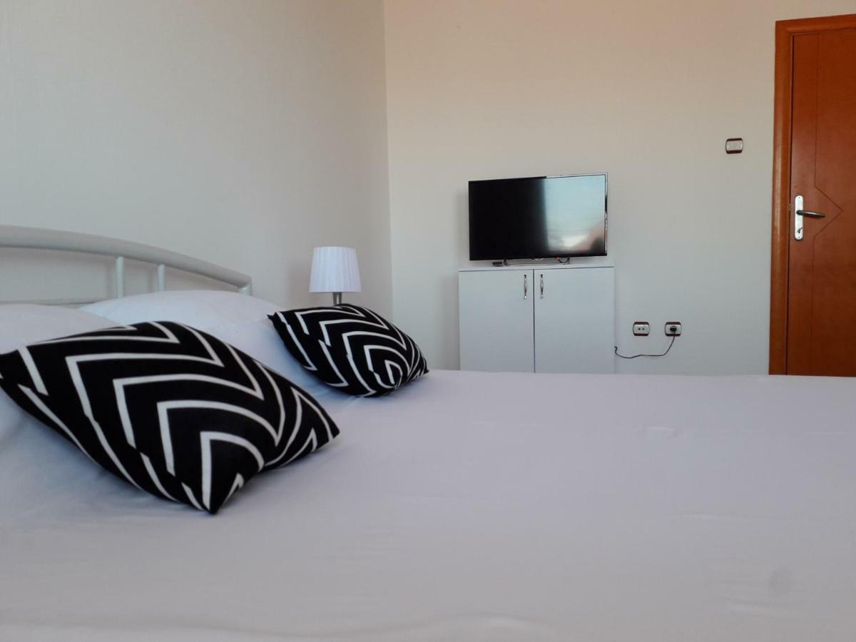 Apartman Dunja Ns 2 Novi Sad Exteriör bild