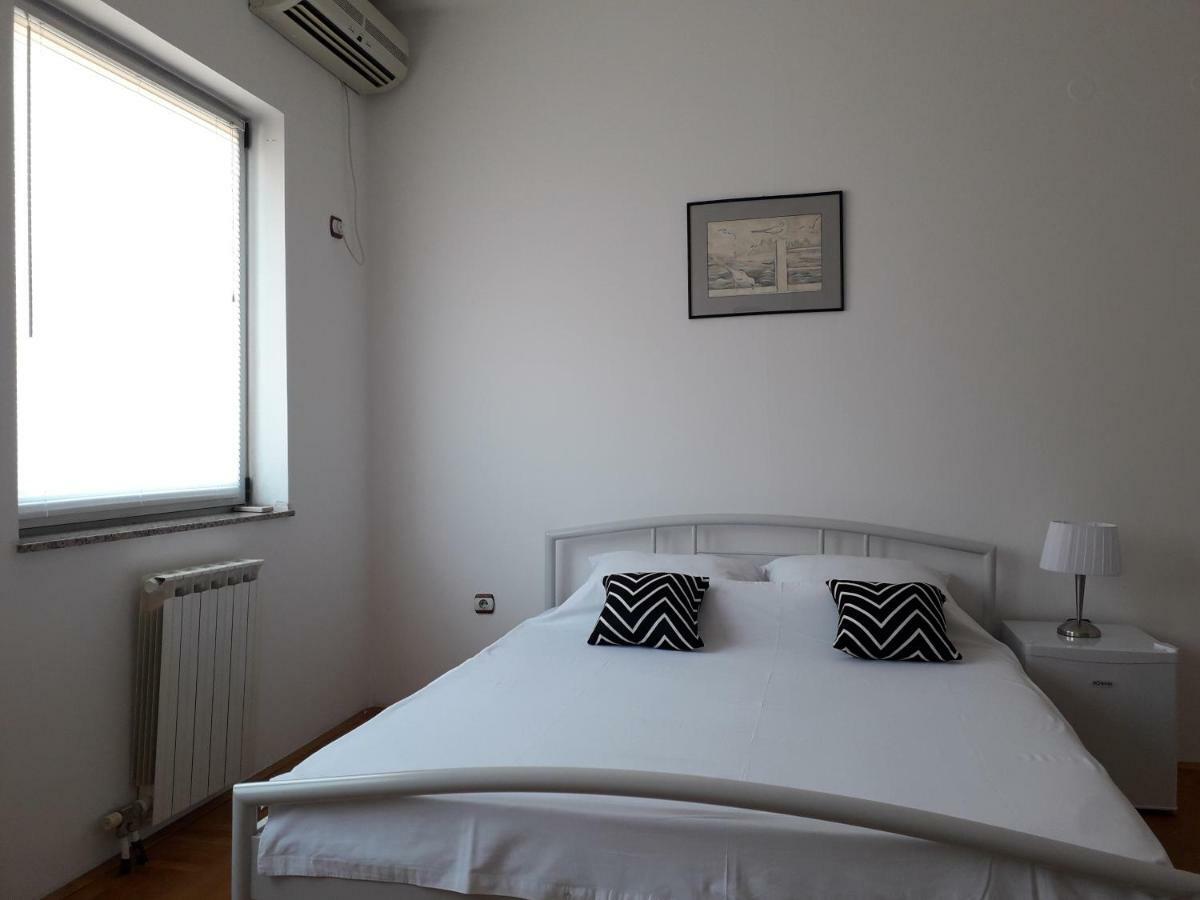 Apartman Dunja Ns 2 Novi Sad Exteriör bild
