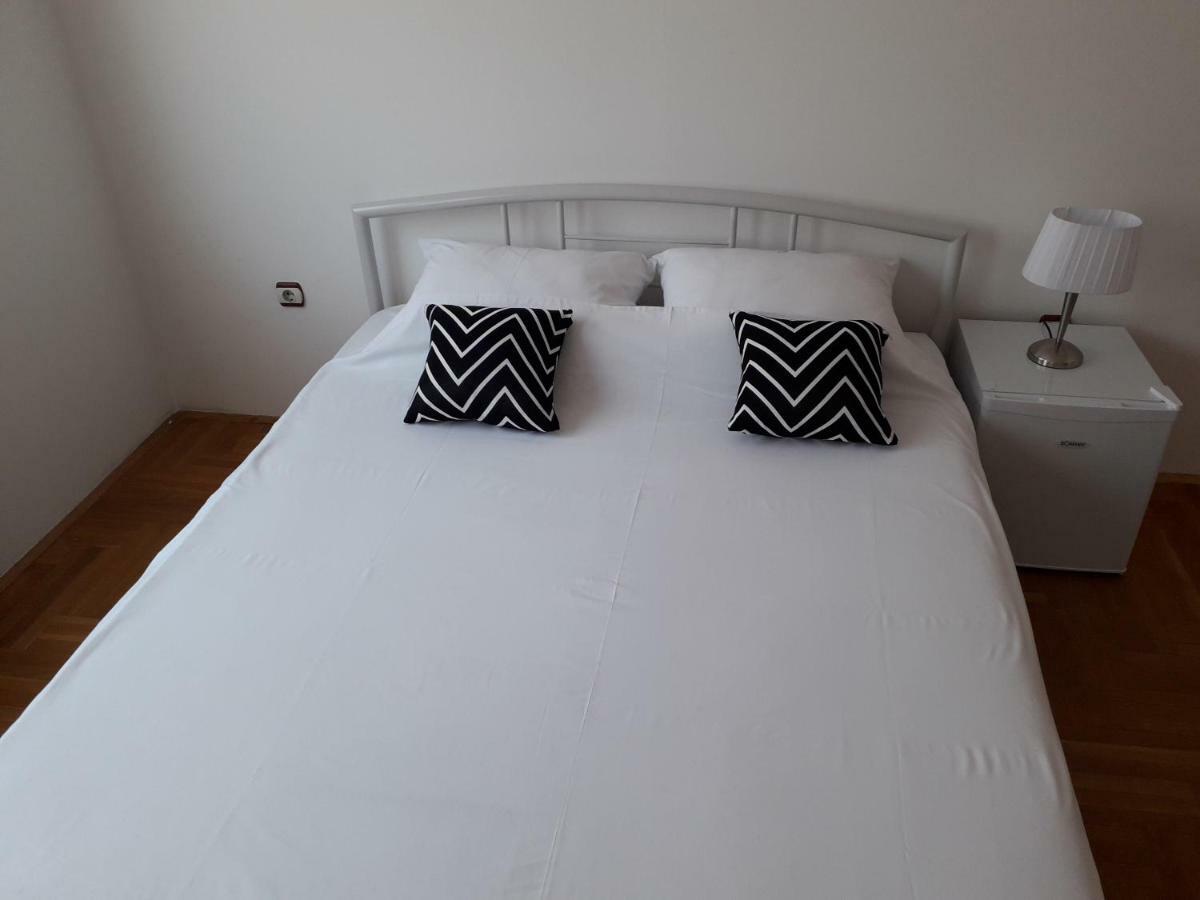 Apartman Dunja Ns 2 Novi Sad Exteriör bild