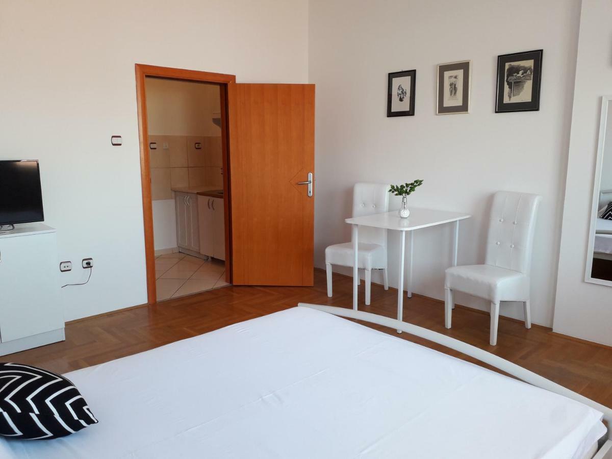 Apartman Dunja Ns 2 Novi Sad Exteriör bild