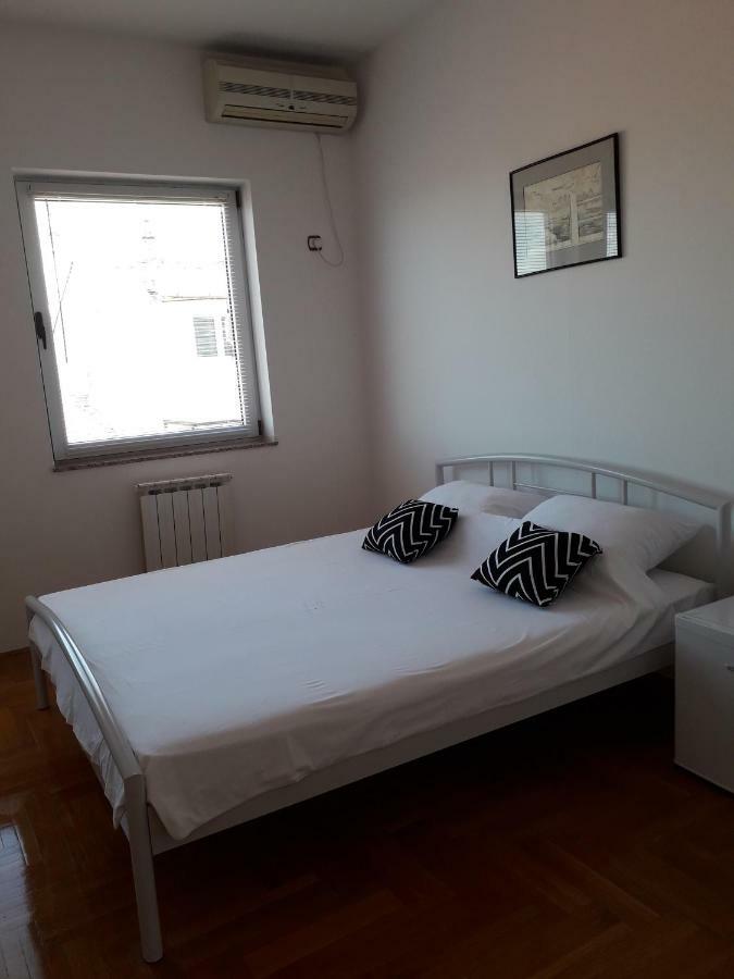 Apartman Dunja Ns 2 Novi Sad Exteriör bild
